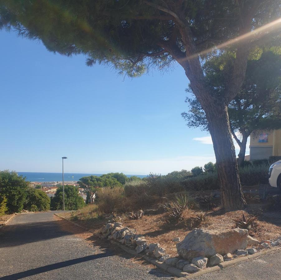 T2 Vue Mer Avec Parking Prive Saint-Pierre-la-Mer  Exterior foto