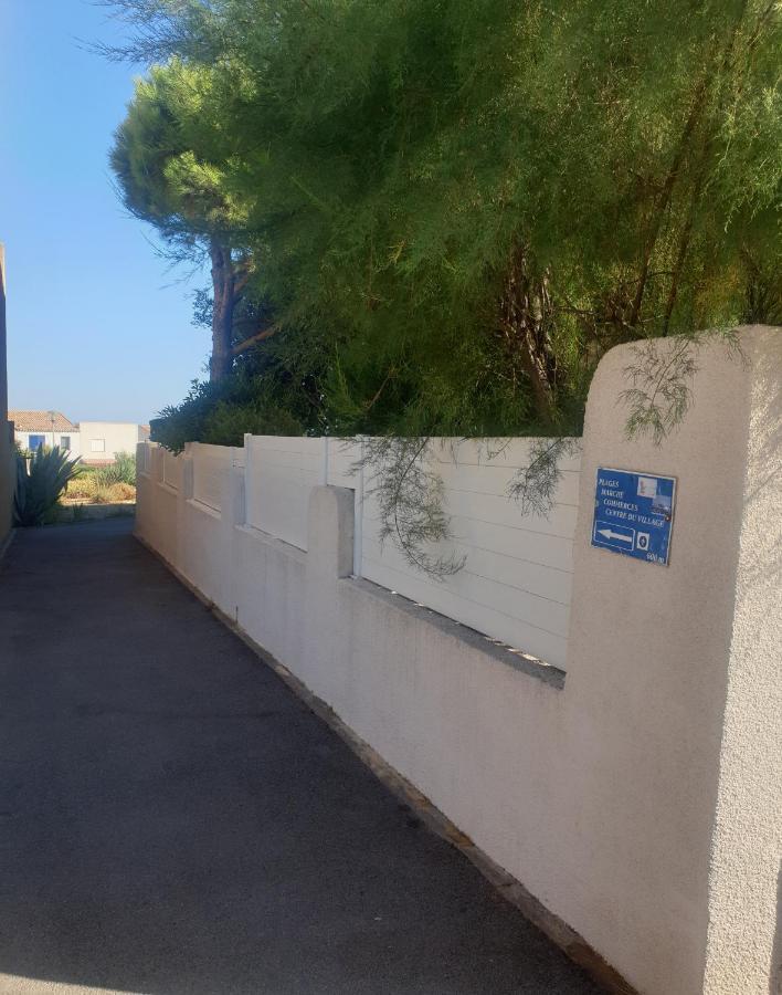 T2 Vue Mer Avec Parking Prive Saint-Pierre-la-Mer  Exterior foto